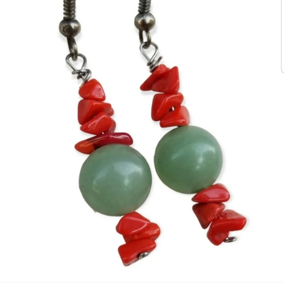 VINTAGE GREEN AVENTURINE GEMSTONE & RED CORAL STERLING SILVER DROP HOOK EARRINGS - Picture 4 of 5